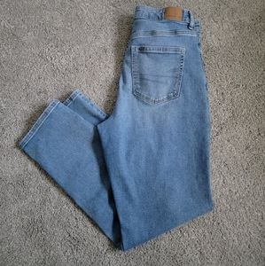 AE 10 long stretch mom jeans no holes